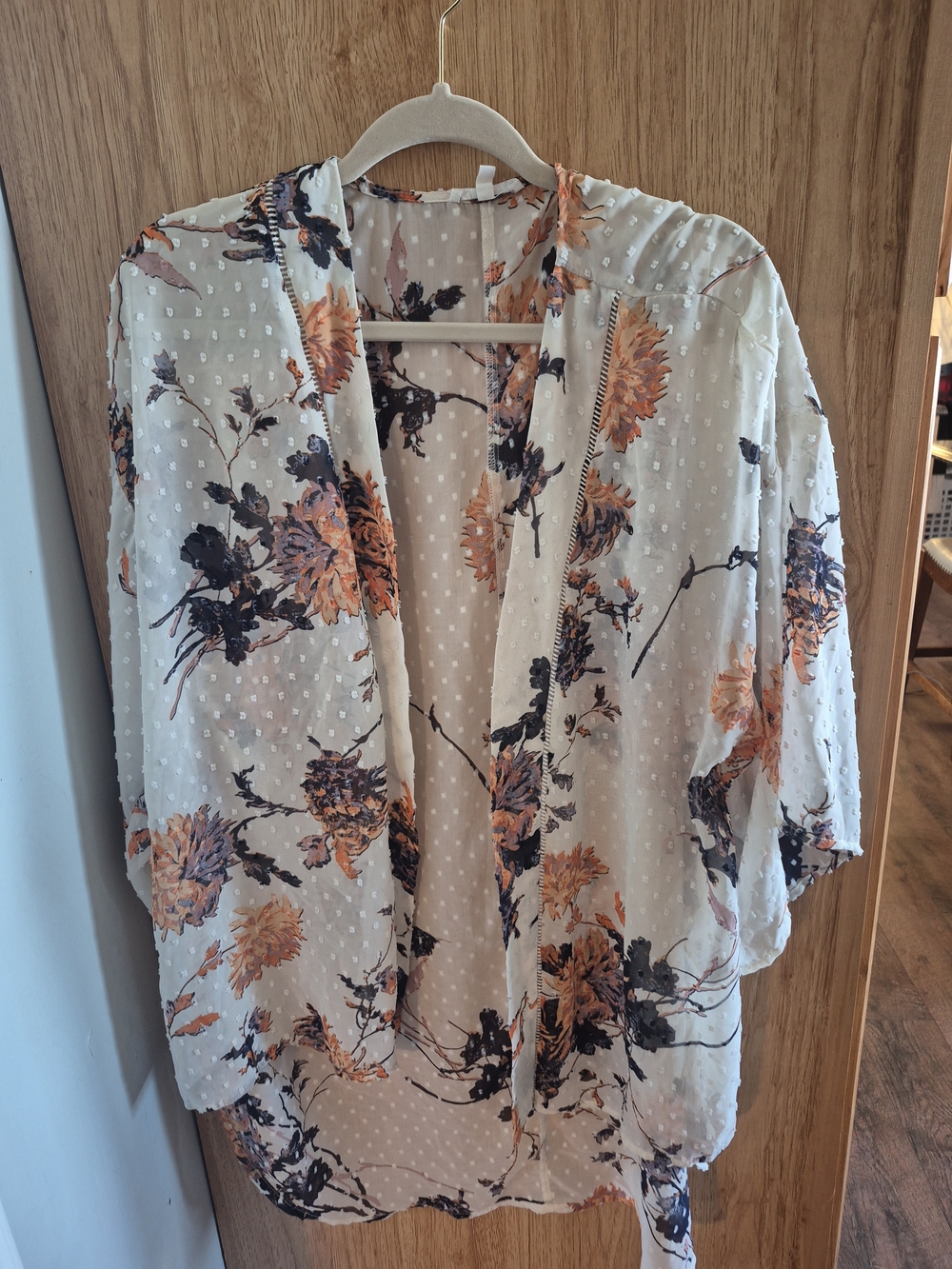 Maurices Floral Sheer Kimono Cover-Up in Cream, Coral & Navy - Picture 3 of 4